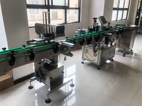 辣椒醬灌裝加工流水線細節圖